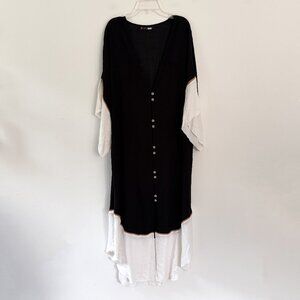 vix paula hermanny // black white button down kimono cover up L